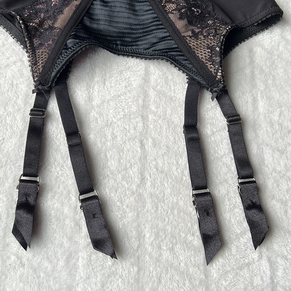 Dita Von Teese Madame x Bustier - Picture 8 of 13